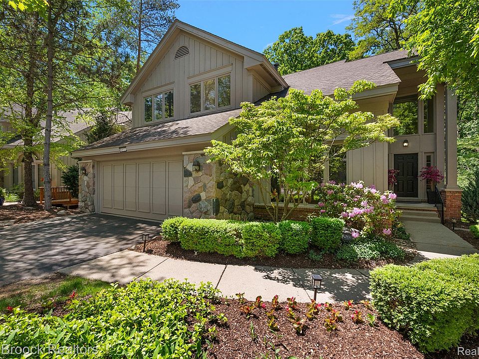 1st image of 4872 Cliffside Dr