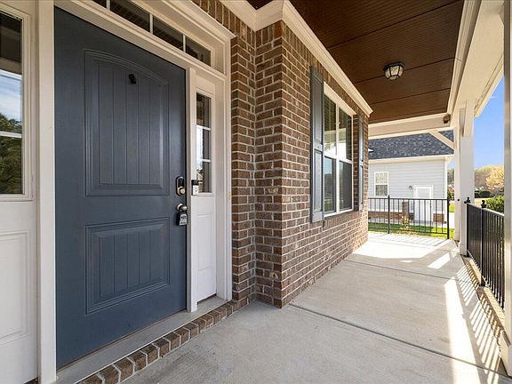 3rd image of 128 Heathgreen Dr