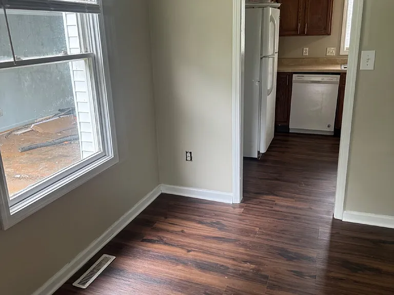 7760 Twin Beech Ln — Photo 3