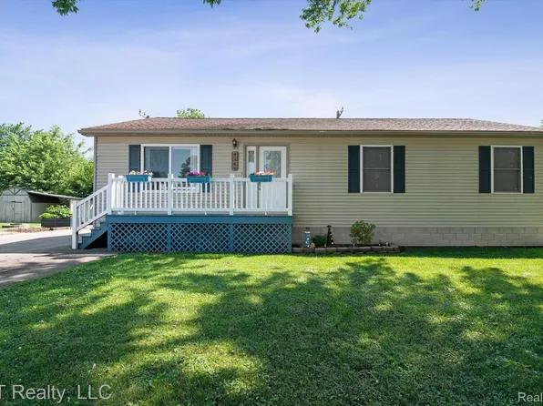 4140 5th St, Newport, MI 48166