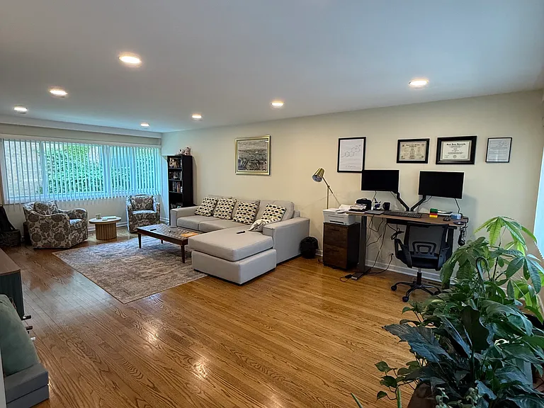 370 Park Ave #E — Photo 4