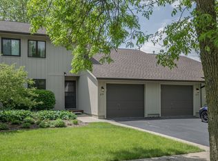 879 Shakespeare Dr, Grayslake, IL 60030