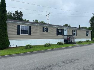 4 Kendall Dr, Clifton Park, NY 12065