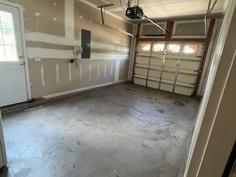 1015 Foxridge Way — Photo 21