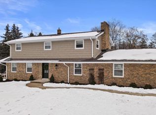 6974 S 92nd St, Franklin, WI 53132