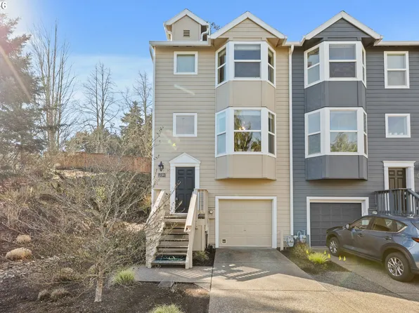 13385 SW Kingston Pl, Tigard, OR 97223