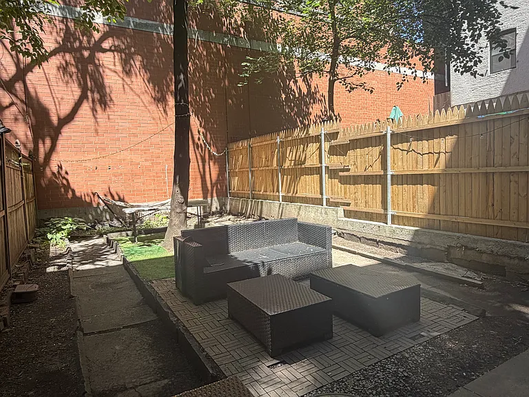 245 E 33rd St #1 — Photo 1