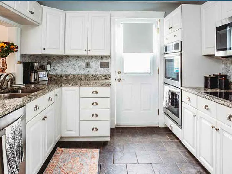 21 Franklin St — Photo 11