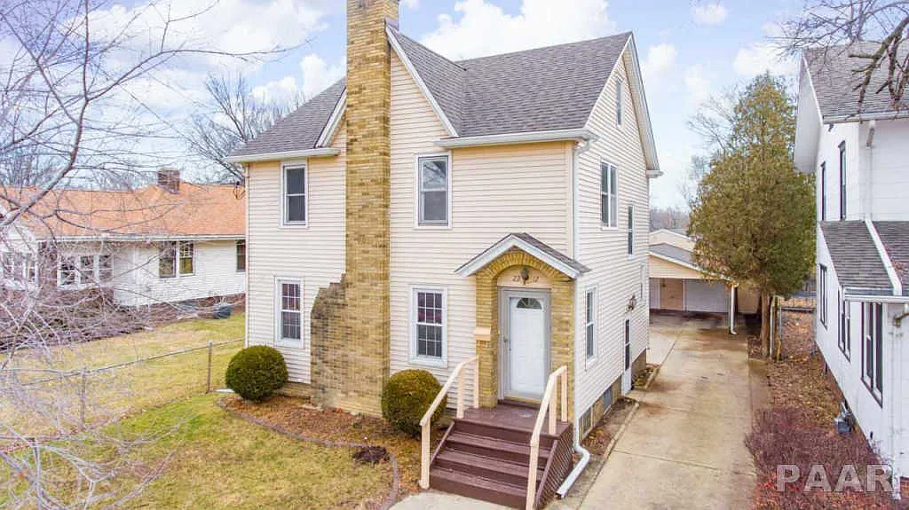 2212 N Sheridan Rd photo 1
