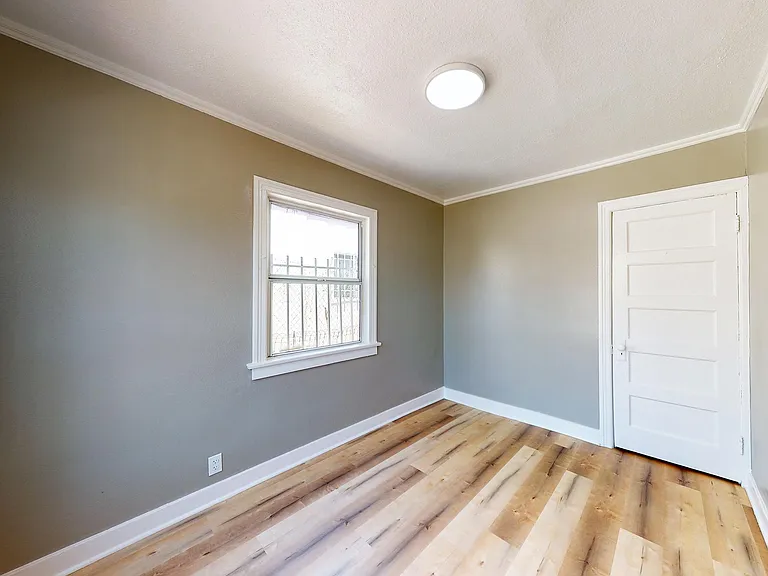1532 Scott Ave — Photo 24