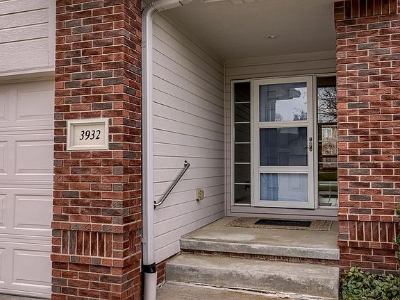 3rd image of 3932 S 183rd Ave