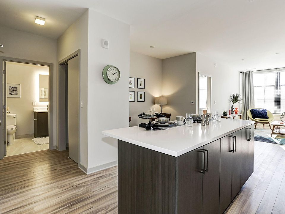 1st image of 255 N Washington St APT 225