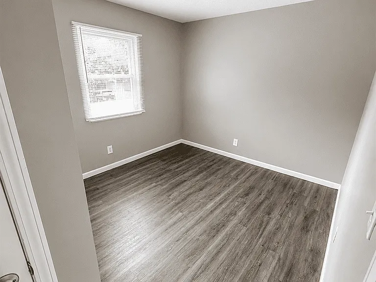 2036 Catalpa Dr #D — Photo 4