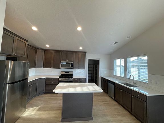 4th image of 4013 W Belgrave Way