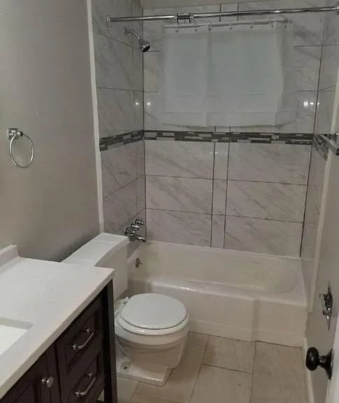 1302 N 49th Ave #4 — Photo 4