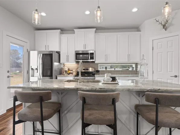 133 Koele Ct, Bastrop, TX 78602