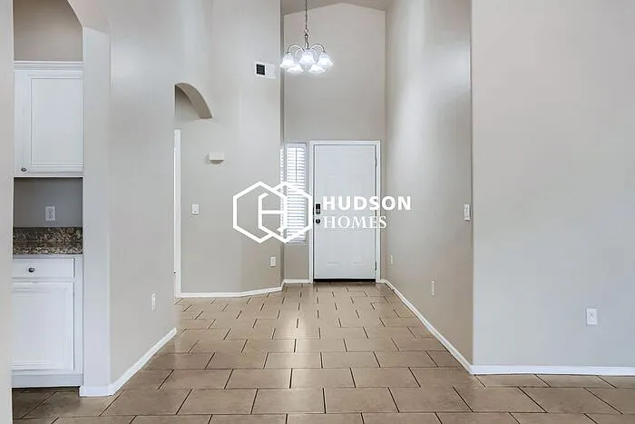 931 S 241st Ave — Photo 4
