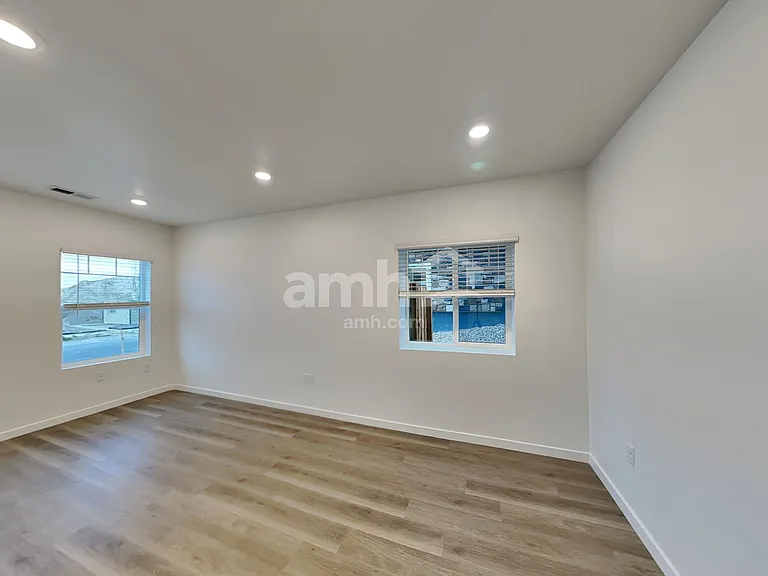 26153 E Calhoun Cir — Photo 24