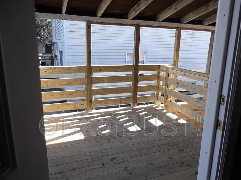 2025 Franklin St #B — Photo 15
