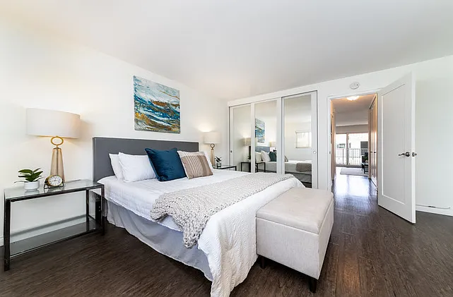 1720 Ardmore Ave #212 — Photo 5
