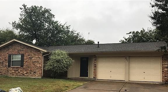 2nd image of 231 NE Cindy Ln