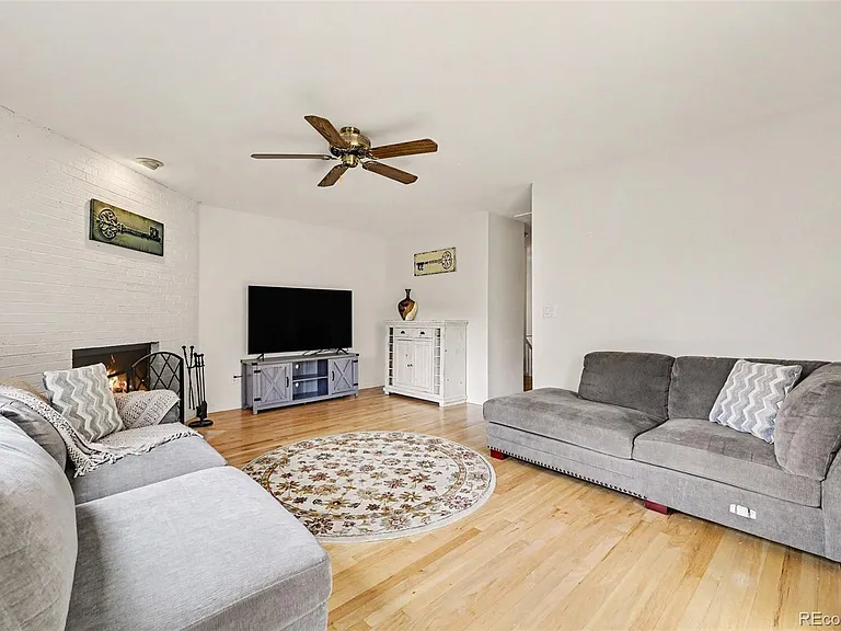 1064 Fairway Ct #3 — Photo 4