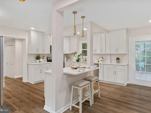 4749 Shadow Oak Ct, Dumfries, VA 22025