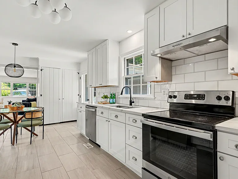 75 Vincent Ave — Photo 16