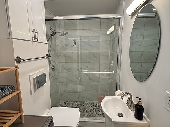 4th image of 40 Westminster Ave APT 7