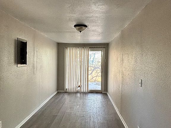 4th image of 3962 N Mitthoefer Rd