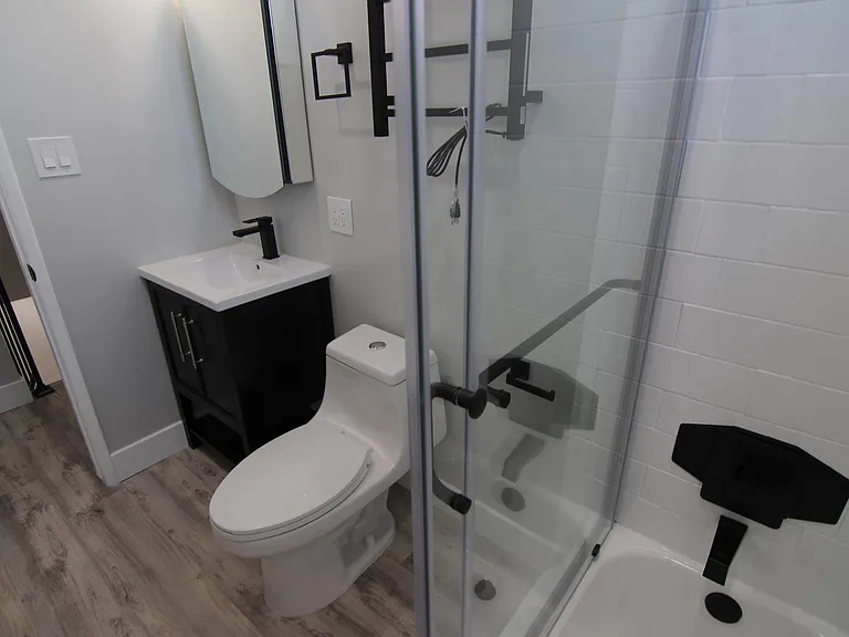 120 Roswell Ave #12 — Photo 76