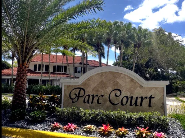 9202 NW 9th Place, Plantation, FL 33324