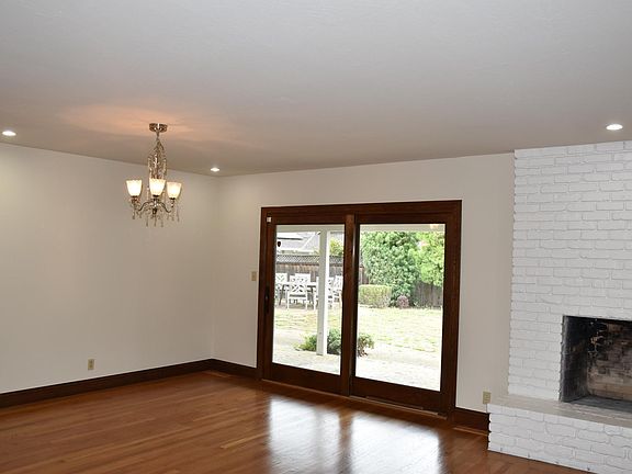 5th image of 3309 Pearltone Dr