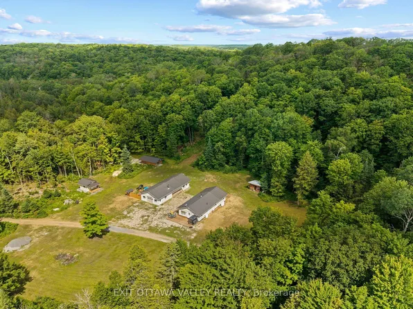 495 Gravel Pit Ln, Wollaston, ON K0L 1P0