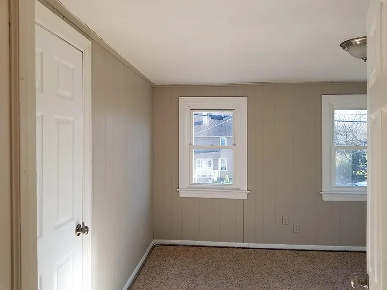 704 W Summer Rd — Photo 8