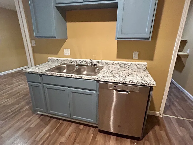 A7 kitchen with dishwasher