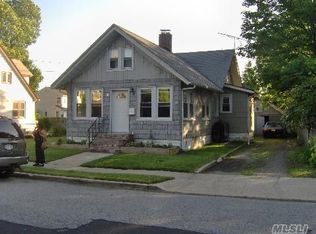2 Forbes Pl, Freeport, NY 11520
