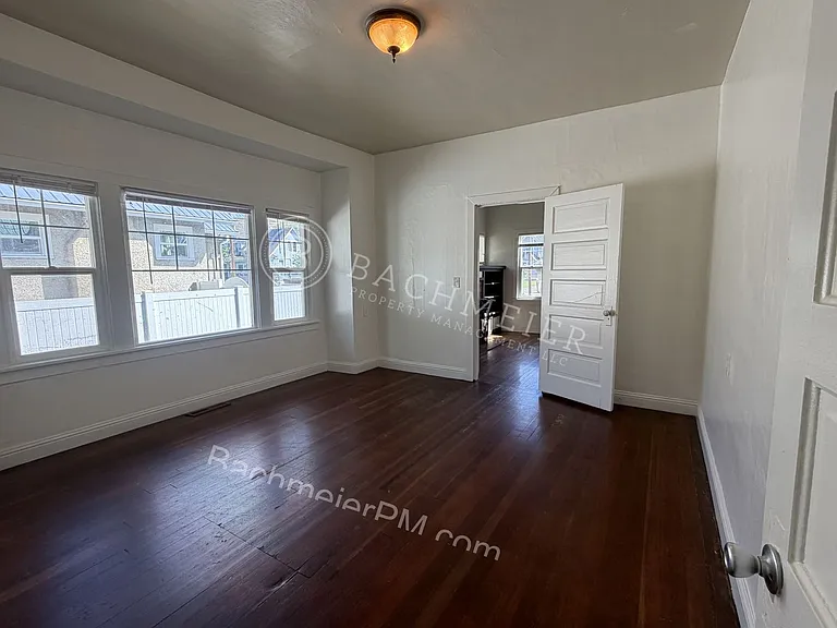 119 SE 9th Dr — Photo 11