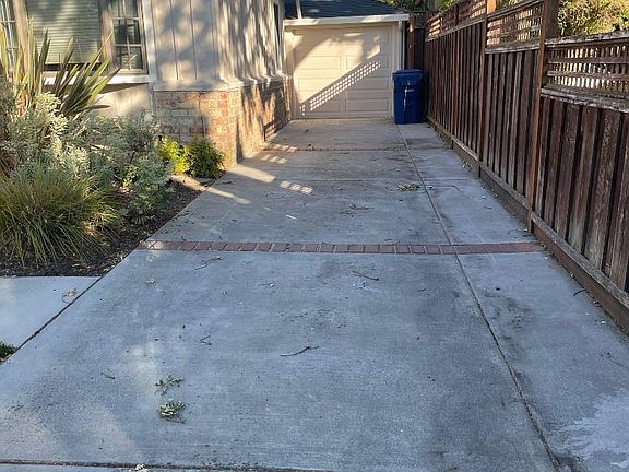 5th image of 40 Whitney Ave
