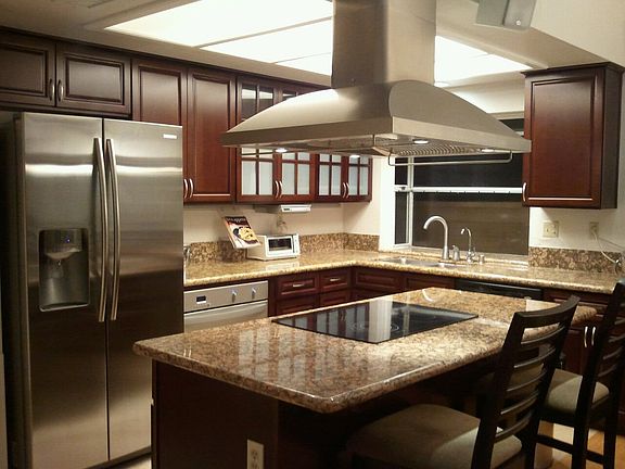 Kitchen. Granite.