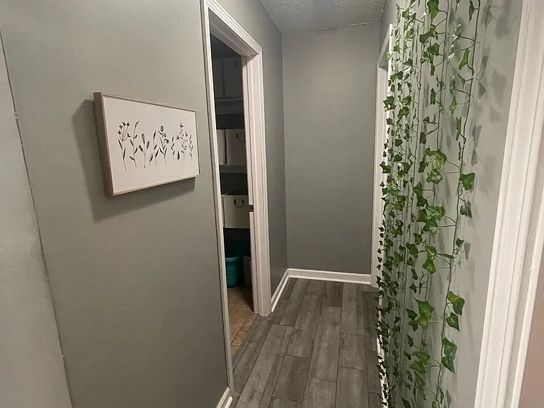 2038 N College Ave — Photo 18