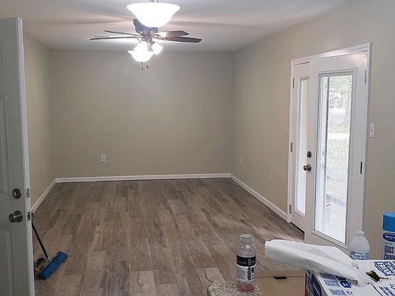 5th image of 3067 Claire Dr