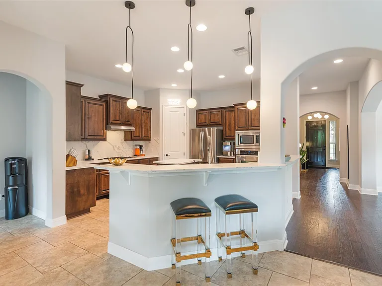 12305 Lostwood Cir — Photo 9