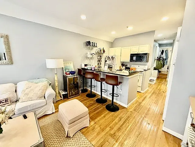 17 Thacher St #4 — Photo 5