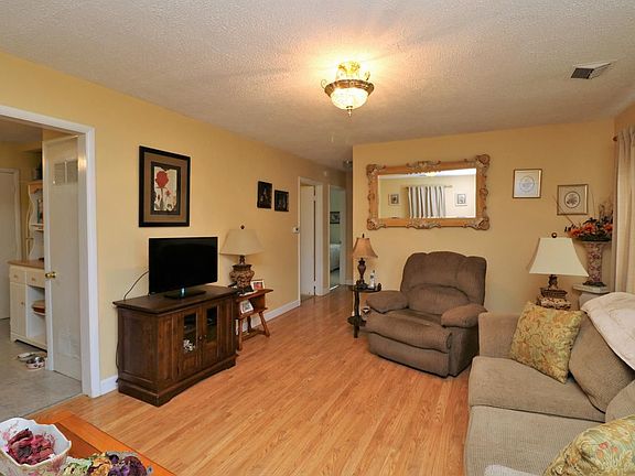 2nd image of 1016 Hudson Ave