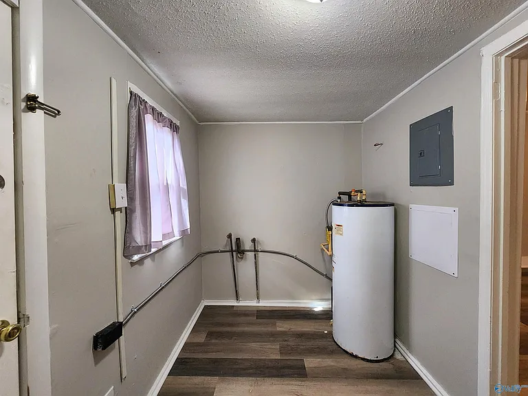 1426 Stevens Ave NE — Photo 16
