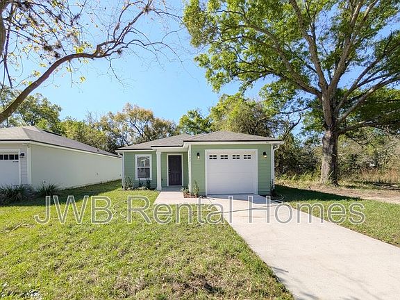 2nd image of 1442 27th St E