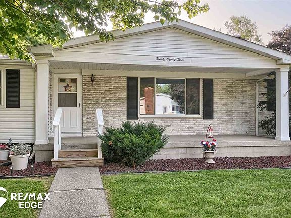 2nd image of 2083 Plum Hollow Cir