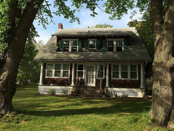 2nd image of 57 Peconic Bay Ave