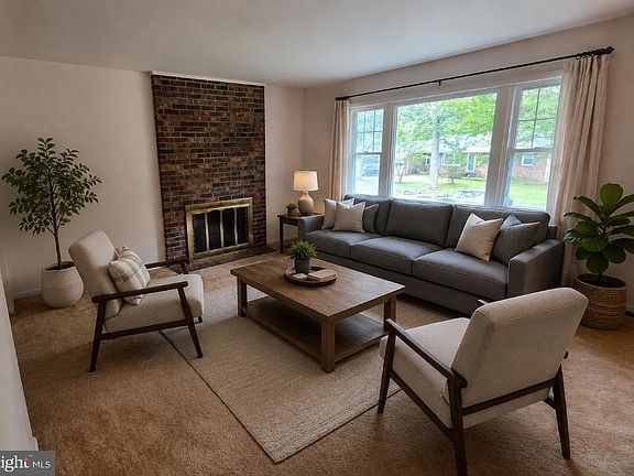 3rd image of 45822 Filmore Dr